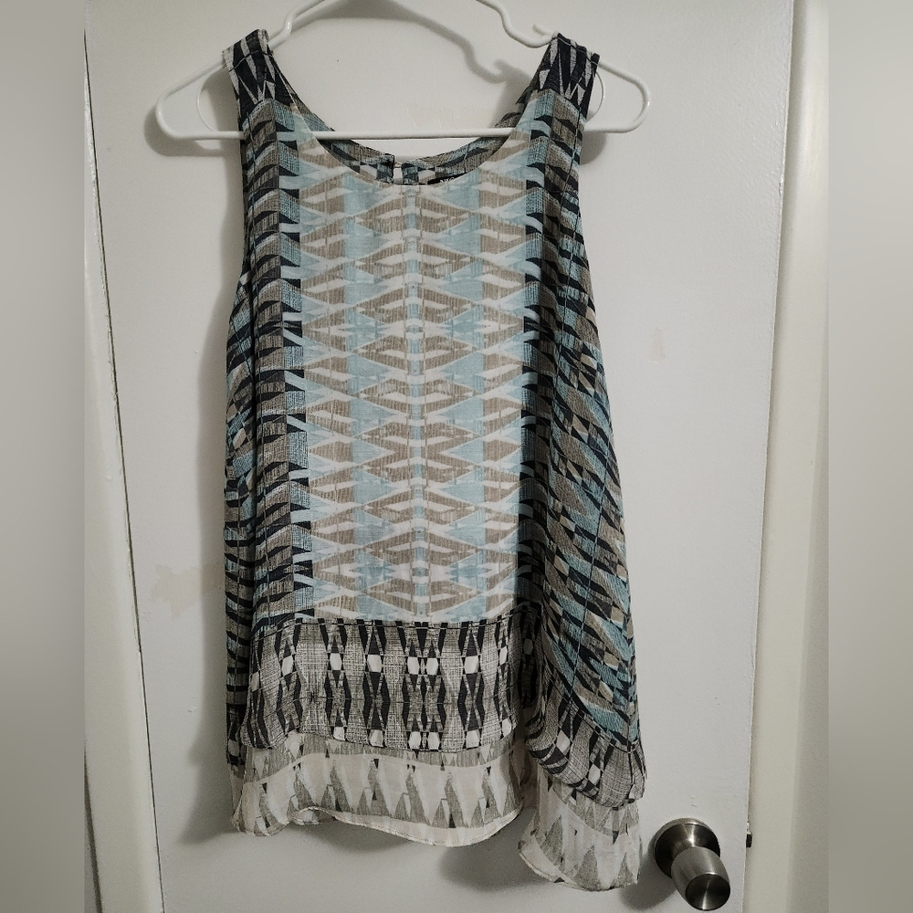 Geometric Patterned Sleeveless Top